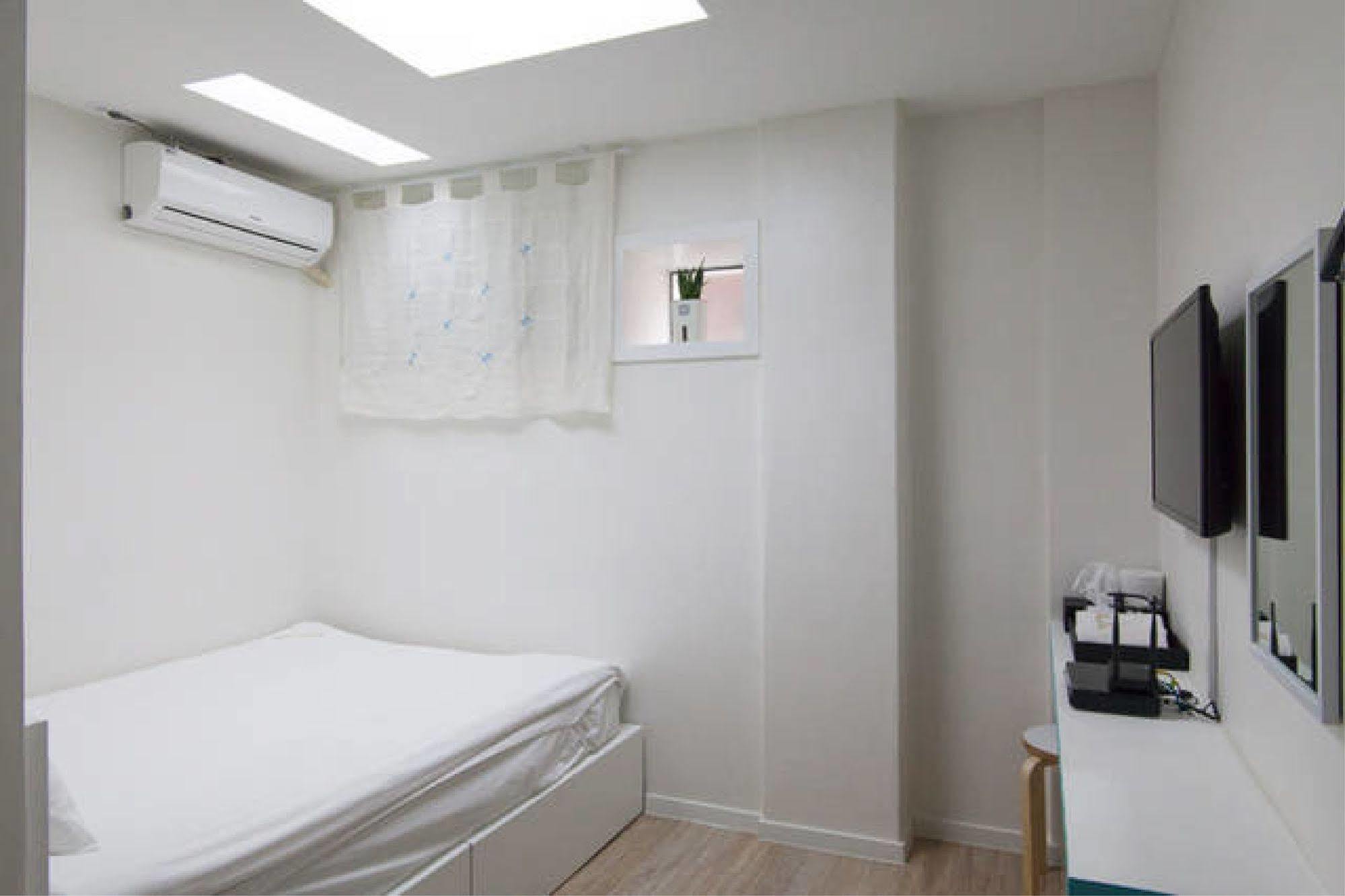 Starhostel Dongdaemun Suite Seoul Exterior photo